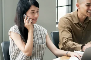 CUSTOMER SERVICE PERKUAT KUALITAS LAYANAN KOMUNIKASI