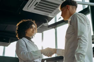 ETIKA PROFESIONALISME BISNIS GUNA MENITI KARIER