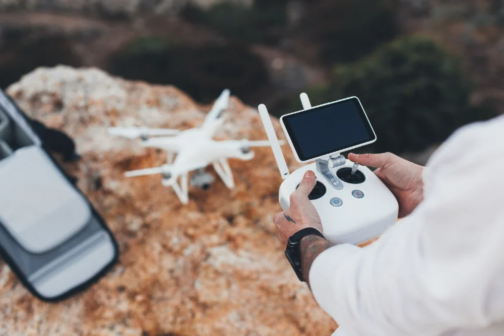 TATA KELOLA PENGOPERASIAN DRONE GUNA VIDEO MEMUKAU